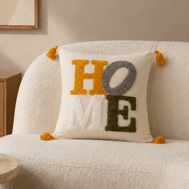 Home punch işlemeli nakışlı dekoratif kırlent kılıfı krem koltuk üzerinde salon dekorasyonu