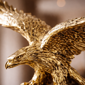 Kartal gold büst dekoratif obje modern konsol üzerinde