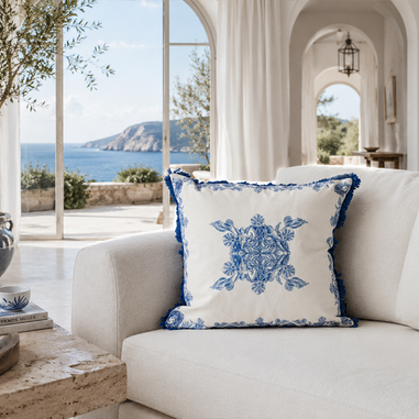 Mare Blue Saçaklı Dekoratif Kırlent Kılıfı Akdeniz manzaralı lüks salon dekorasyonu