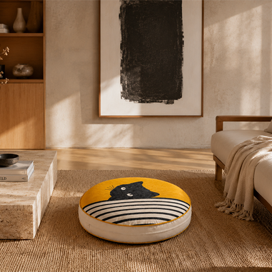 Hardal sarısı zeminli minimalist kedi figürlü büyük boy yer minderi