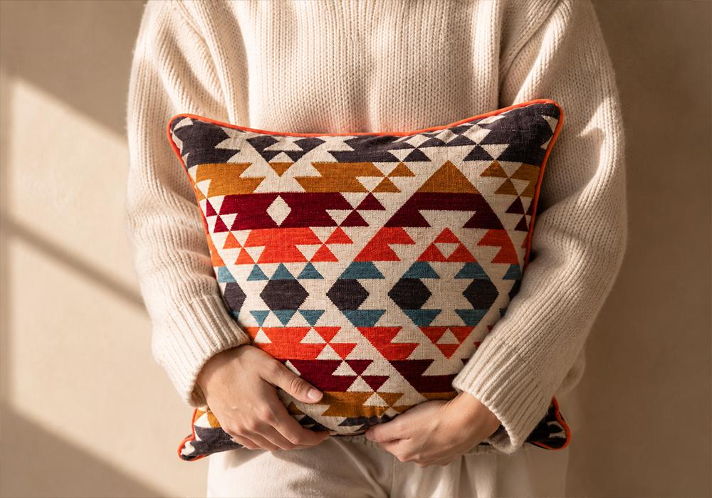 Nomad Dekoratif Kırlent Kılıfı geometrik motifli renkli kırlent modeli