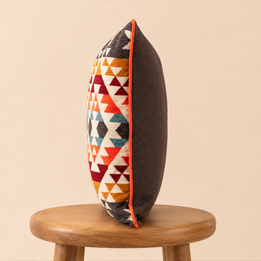 Nomad Dekoratif Kırlent Kılıfı geometrik motifli renkli kırlent modeli