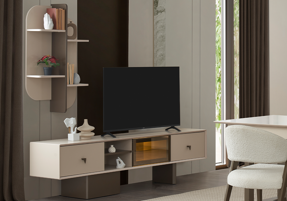 Riva TV ünitesi krem ve vizon detaylı modern salon dekorasyonu