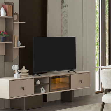 Riva TV ünitesi krem ve vizon detaylı modern salon dekorasyonu
