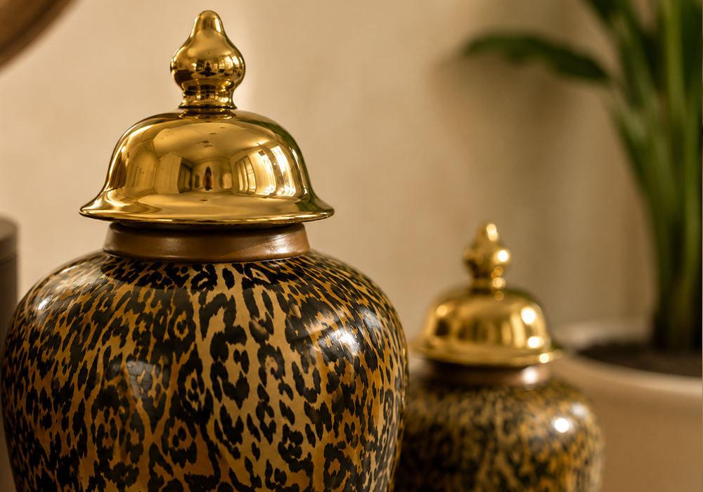 Gold kapak detaylı leopar desenli dekoratif yer vazosu