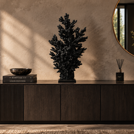 Siyah mercan heykeli modern salon dekorasyonunda