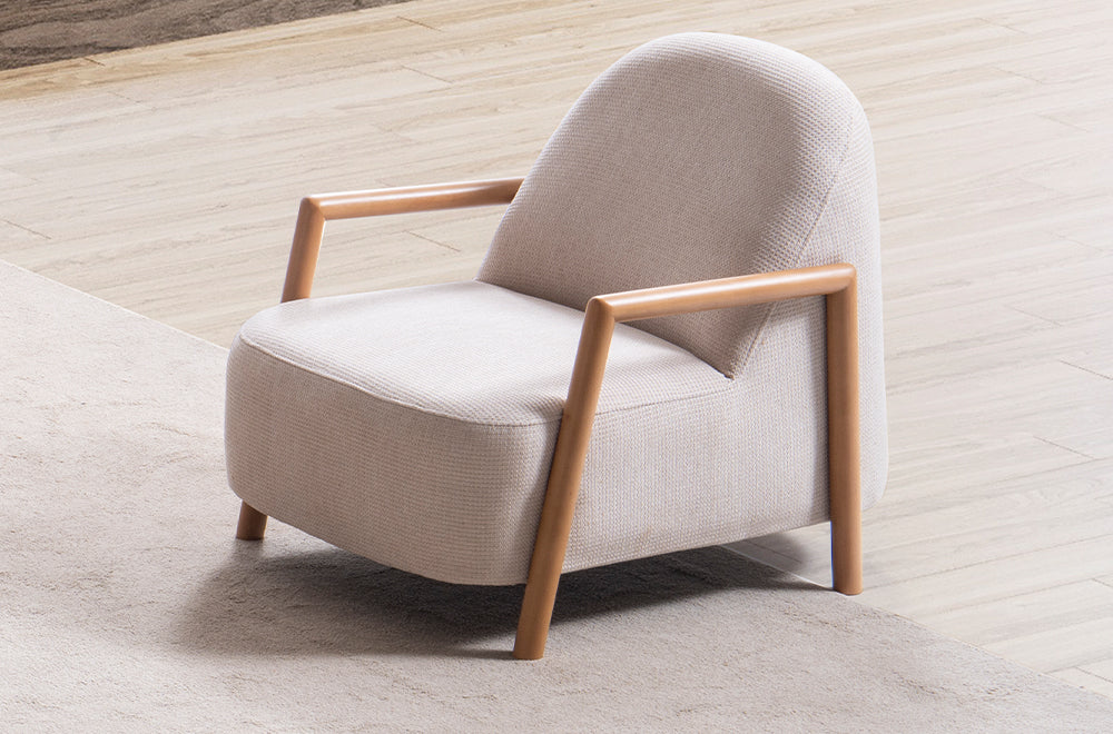 Homevse Soft Bohem berjer, yuvarlak sırtlı, doğal ahşap kollu ve ayaklı, bej keten görünümlü tekli koltuk.