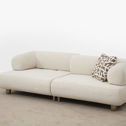 Homevse Soho model antik gold ayaklı, krem tedy kumaşlı modern koltuk takımı, yuvarlak hatlı ve açılabilir sırt mekanizması detaylı.