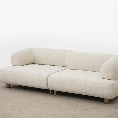 Homevse Soho model antik gold ayaklı, krem tedy kumaşlı modern koltuk takımı, yuvarlak hatlı ve açılabilir sırt mekanizması detaylı.