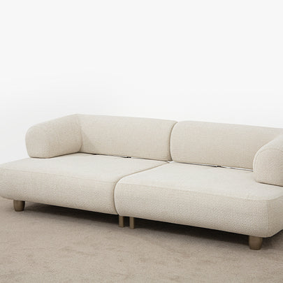 Homevse Soho model antik gold ayaklı, krem tedy kumaşlı modern koltuk takımı, yuvarlak hatlı ve açılabilir sırt mekanizması detaylı.