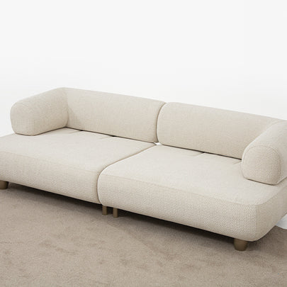 Homevse Soho model antik gold ayaklı, krem tedy kumaşlı modern koltuk takımı, yuvarlak hatlı, sırt mekanizması ile yatak olabilen üçlü koltuk 