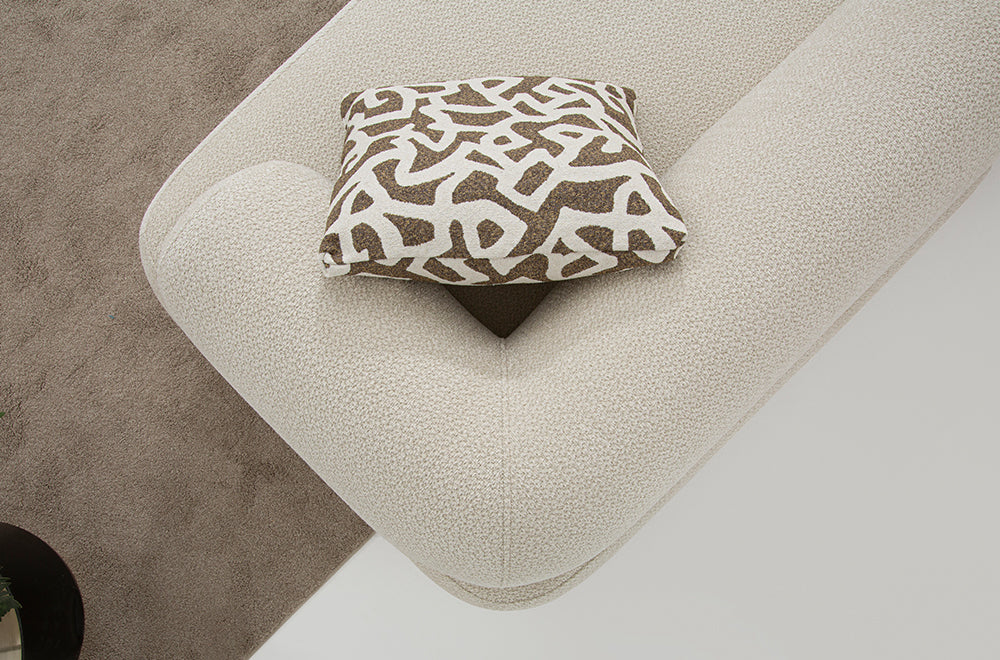 Homevse Soho model antik gold ayaklı, krem tedy kumaşlı modern koltuk takımı, yuvarlak hatlı üçlü koltuk 