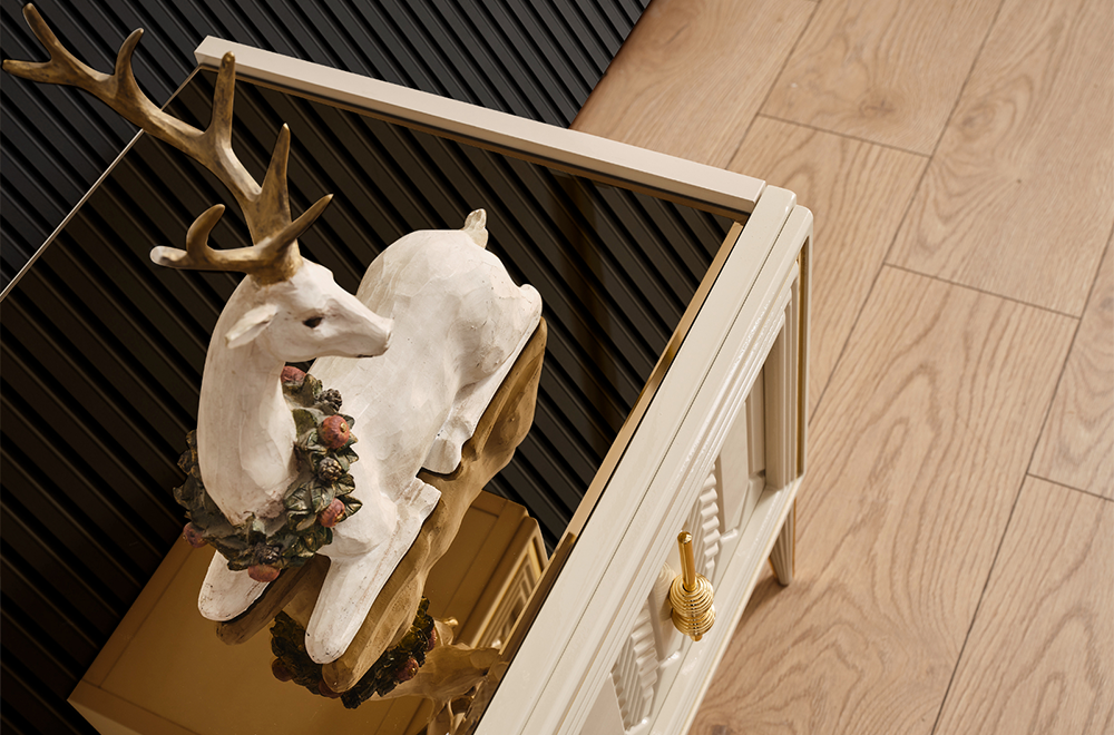 Gold ve krem detaylara sahip Velar TV Üitesi