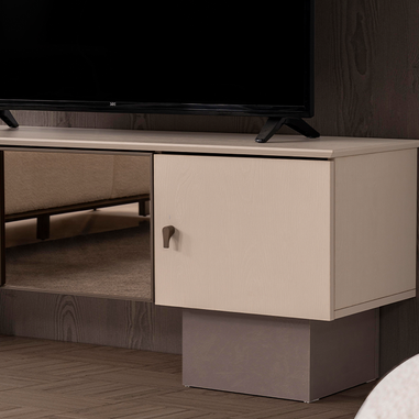 Modern ev dekorasyonunda Yakut TV ünitesi kullanımı